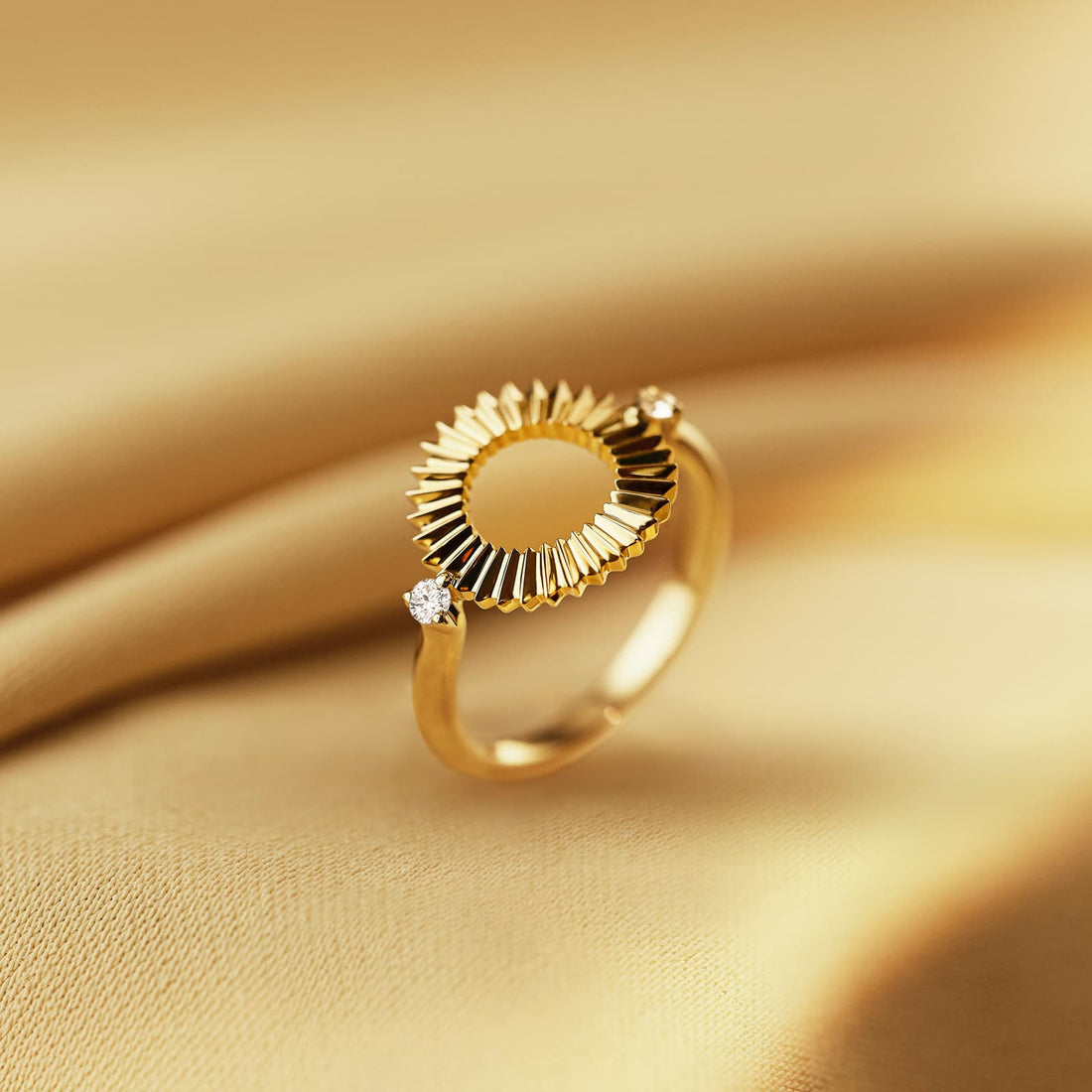 Starburst Open Circle Gold Ring