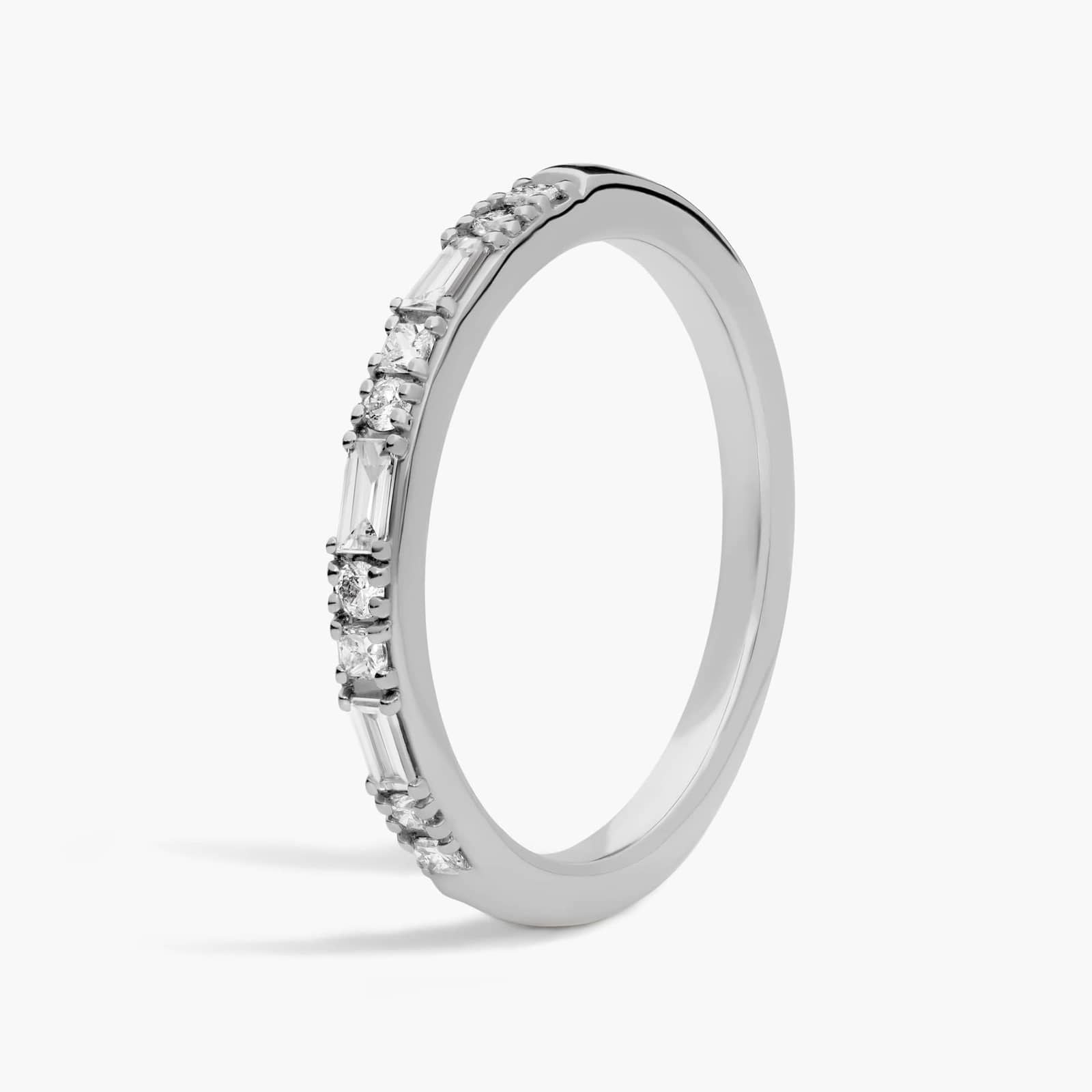 Dot Dash Diamond Ring in Yellow Gold / Rose Gold / White Gold