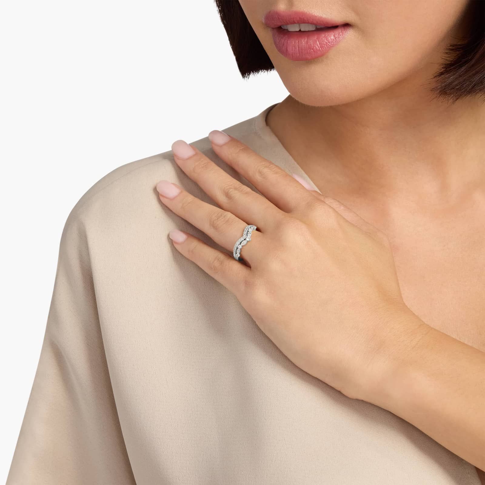Regal Curved Diamond Ring in 10k/14k/18kGold (1/4 ct. tw.)
