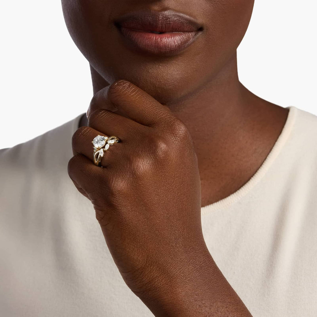 Romantic Twist Marquise Curved Diamond Ring in 10k/14k/18k Gold (1/4 ct. tw.)