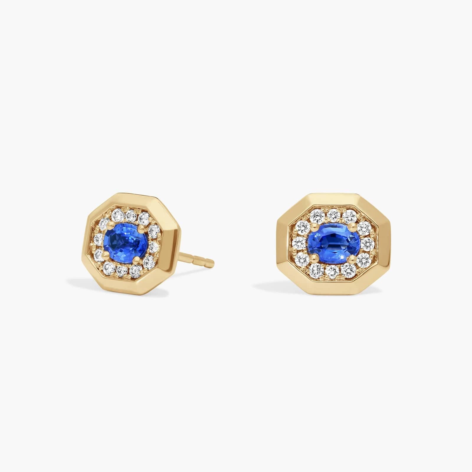 Oval Cut Blue Sapphire and Pavé Diamond Stud Earrings In Yellow Gold
