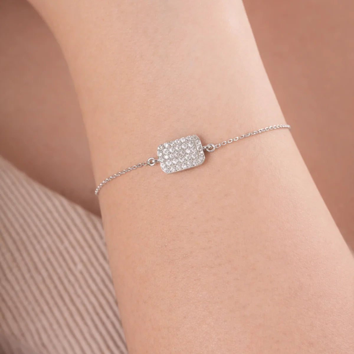 Sparkle Grid Bracelet – Modern Shine Meets Minimal Elegance Made With Pure 925 Silver