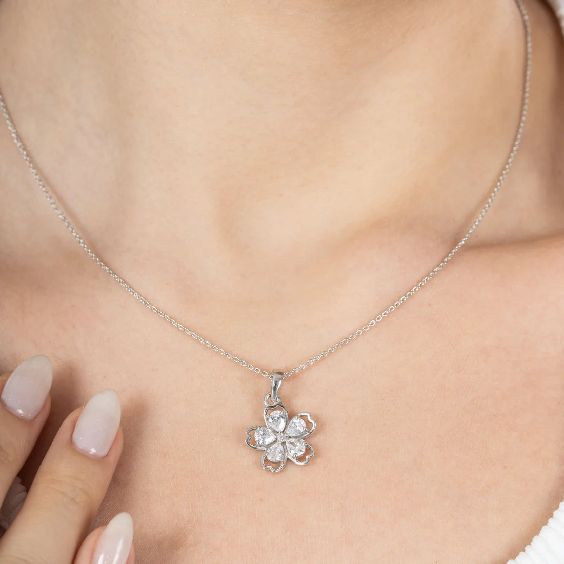Floral Diamond-Cut Pendant Necklace for Women Made With Pure 925 Silver